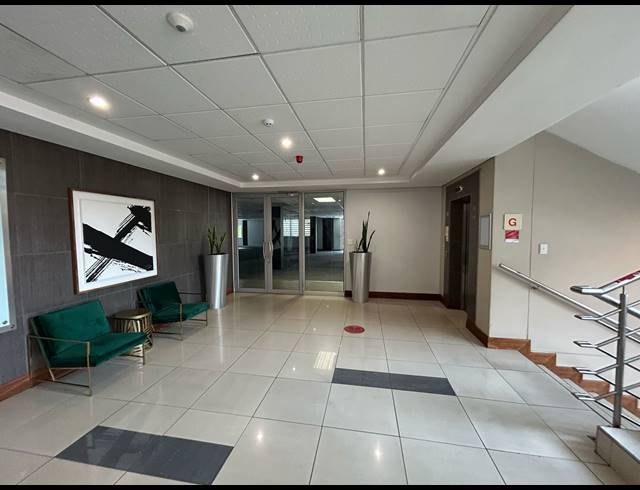 669M² OFFICE TO LET IN BRYANSTON